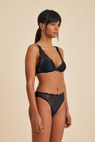 Amarelle-Roma Siyah Balensiz Dantelli Dolgusuz Üçgen Bralet Sütyen-Top-2-fleurdirect.live