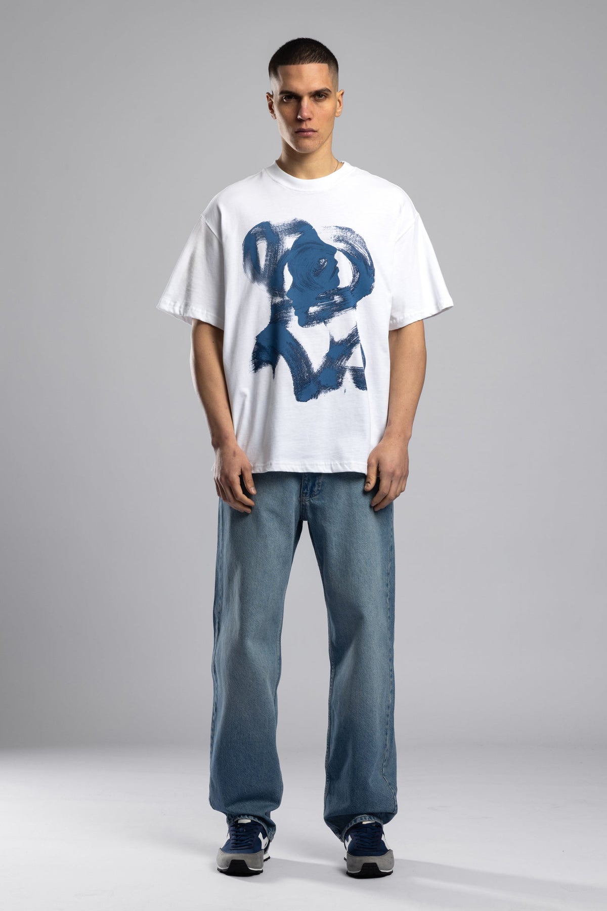 Soyut Yüz Baskılı T-Shirt