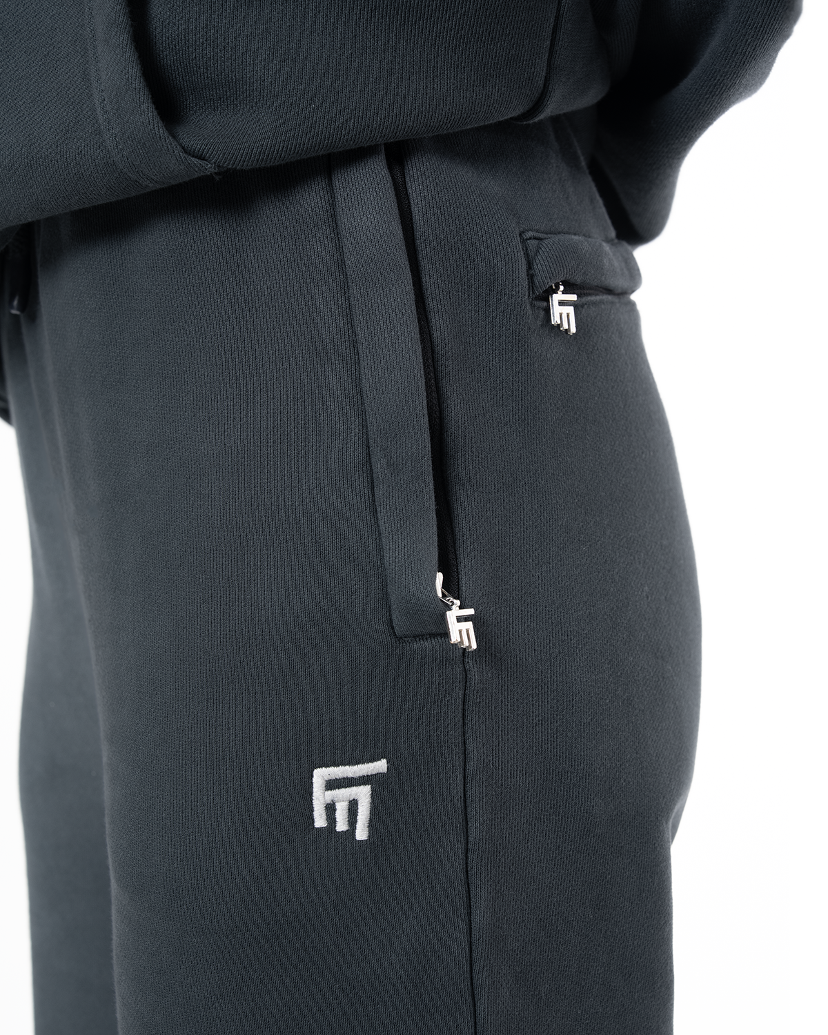 Kadin Relaxed Fit Fm Icon Nakişli Jogger - SiYah