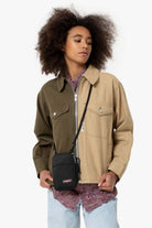 Eastpak-Buddy Black-Omuz Çantası-2-fleurdirect.live