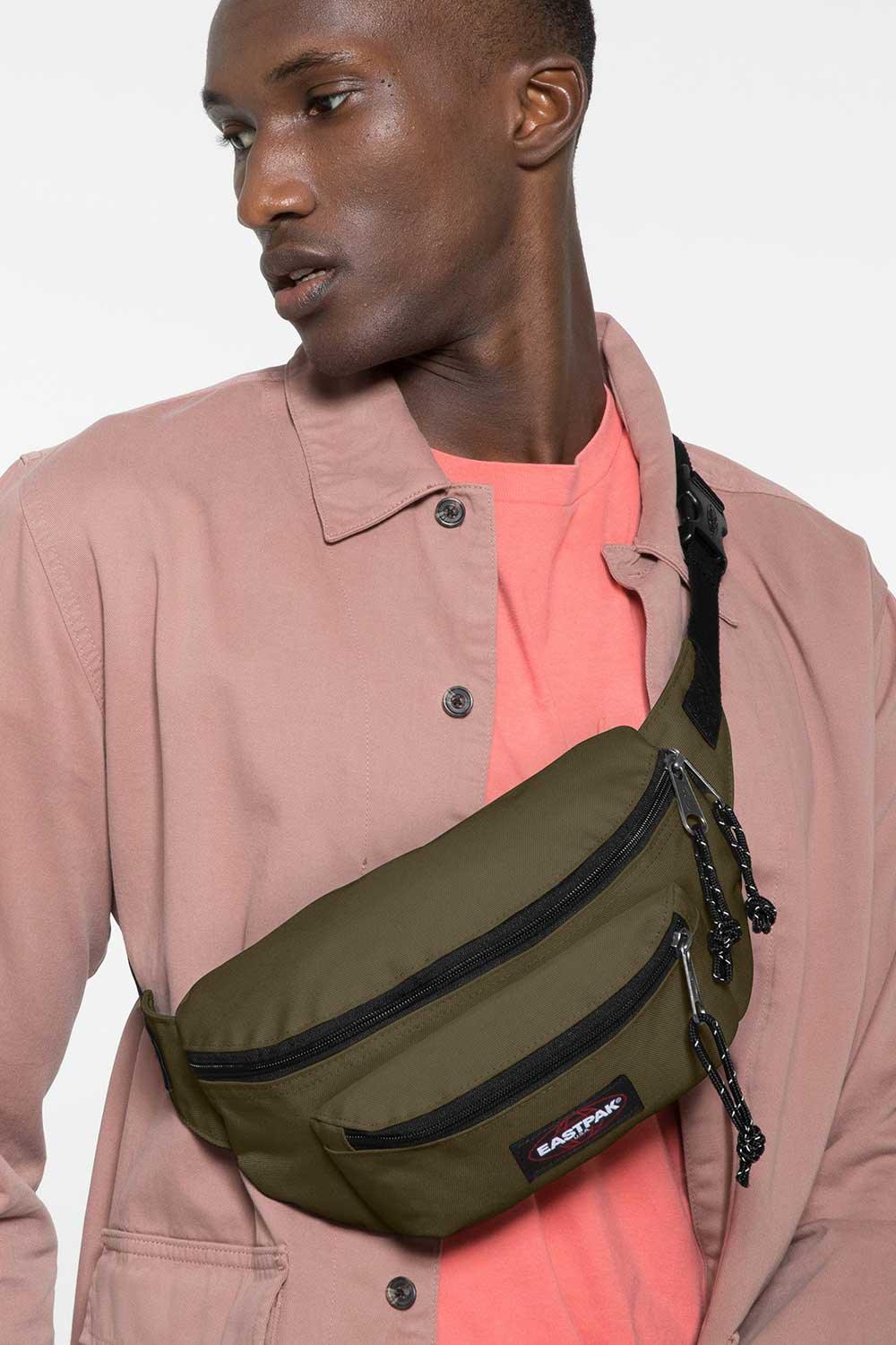 Eastpak-Doggy Bag Army Olive-Bel Çantası-3-fleurdirect.live