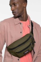 Eastpak-Doggy Bag Army Olive-Bel Çantası-3-fleurdirect.live