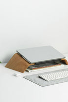 Fagus Wood-Dayanıklı Ahşap Notebook Yükseltici ve Tutucu Masa Üstü Laptop Standı (Kayın)-Laptop Standı-7-fleurdirect.live
