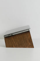 Fagus Wood-Doğal Ağaç Laptop Masa Standı ve Yükseltici Notebook Tutucu (Ceviz)-Laptop Standı-7-fleurdirect.live