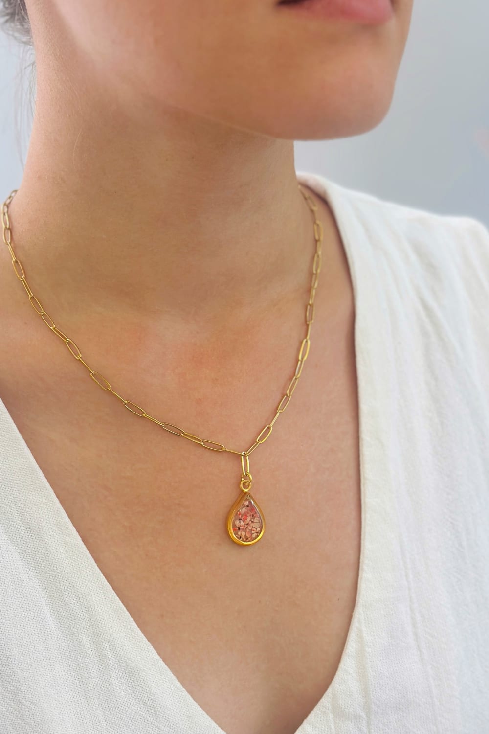 Fiorel Design-Golden Garden Teardrop - Pink-Kolye-2-fleurdirect.live