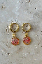 Fiorel Design-Teeny Weeny Drop Hexagon - Pink-Küpe-1-fleurdirect.live