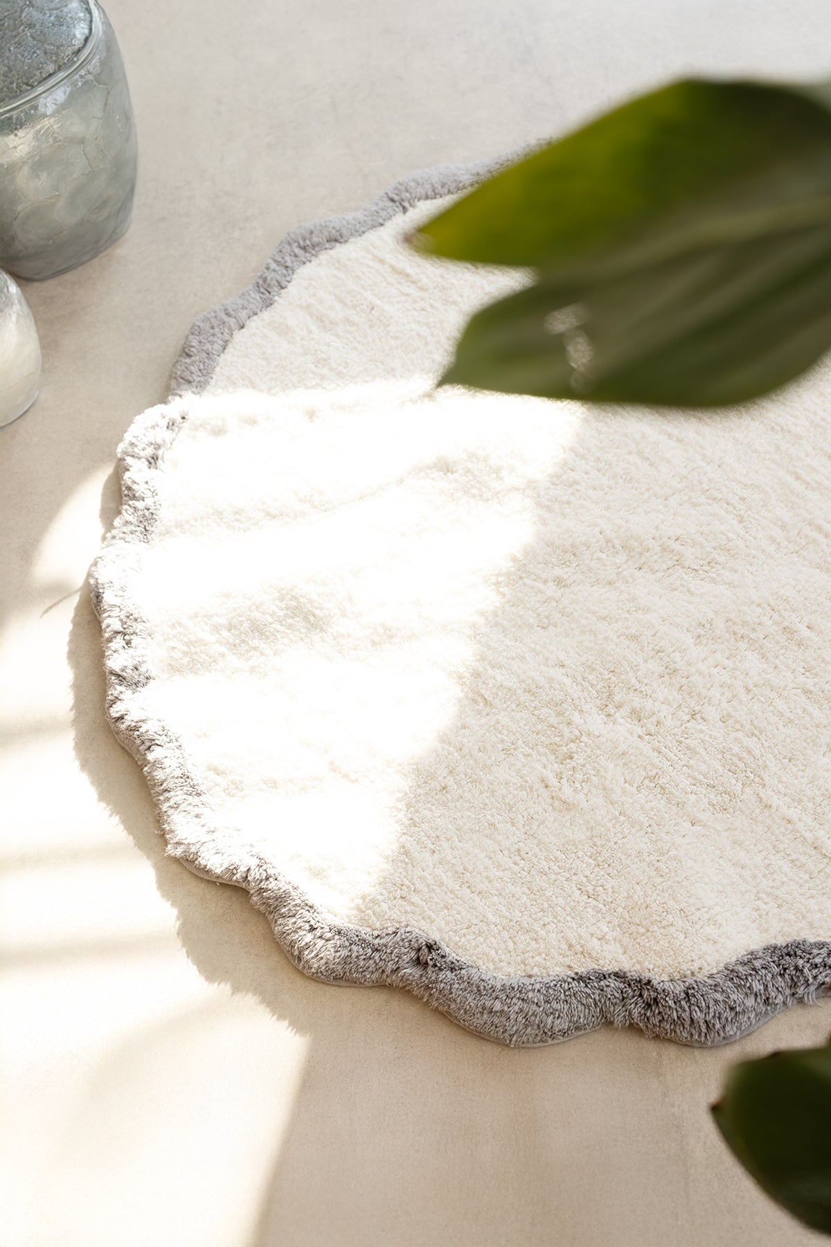 İRYA-Scallop Yuvarlak Banyo Paspası Bambu 90X90 Gri-Paspas-3-fleurdirect.live