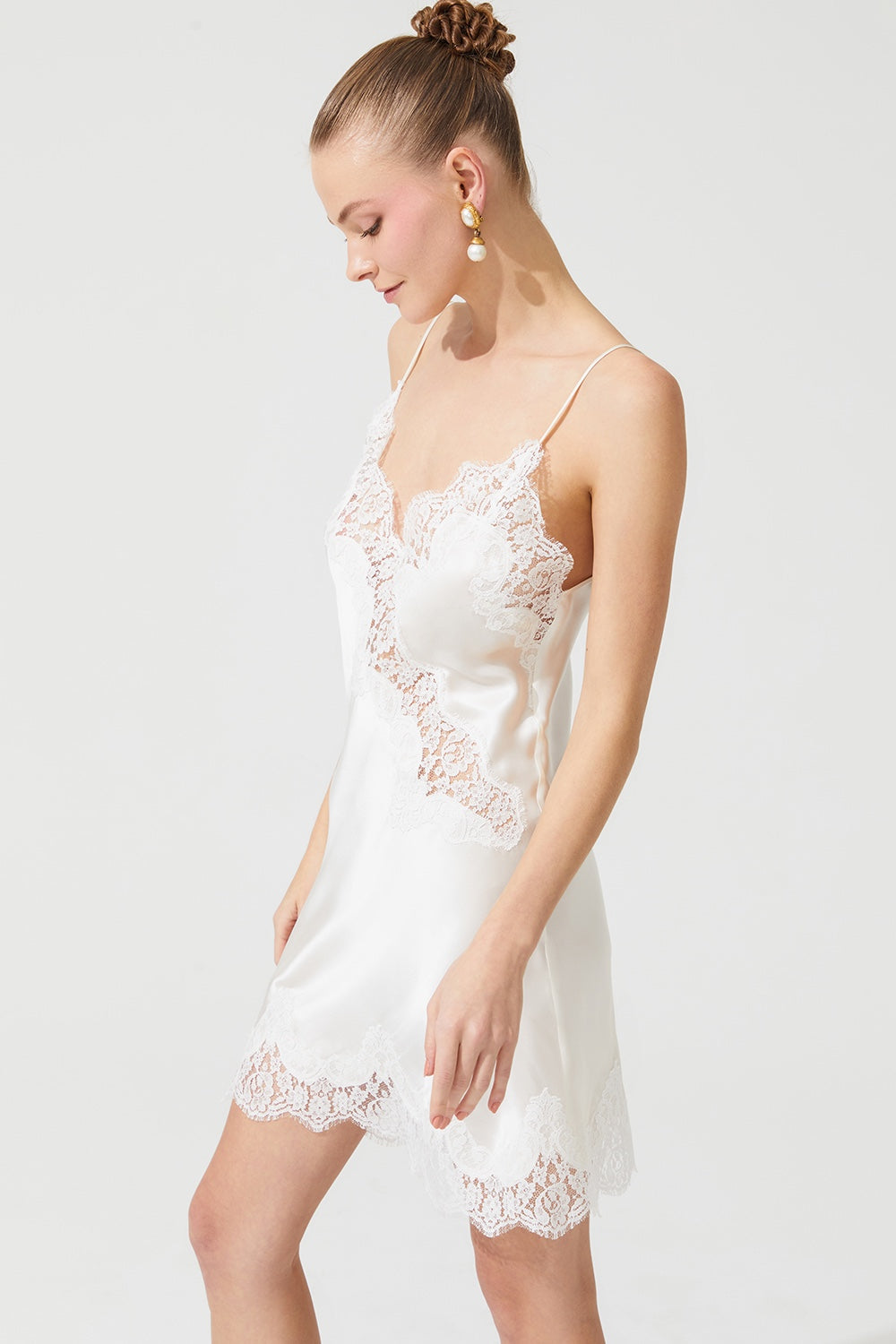 İpek Kıramer-Diamond Silk Short Chemise Ecru-Gecelik-3-fleurdirect.live