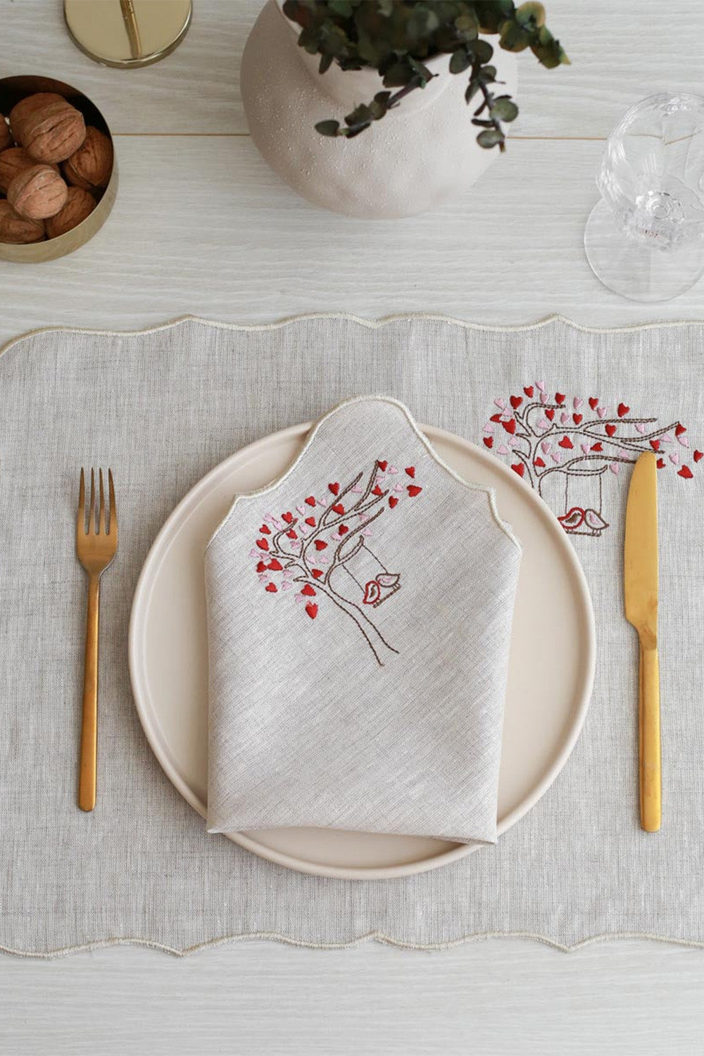 Km Home Collection-2'li Set Lovebirds İşlemeli Keten Amerikan Servis-Sunum Aksesuarları-1-fleurdirect.live