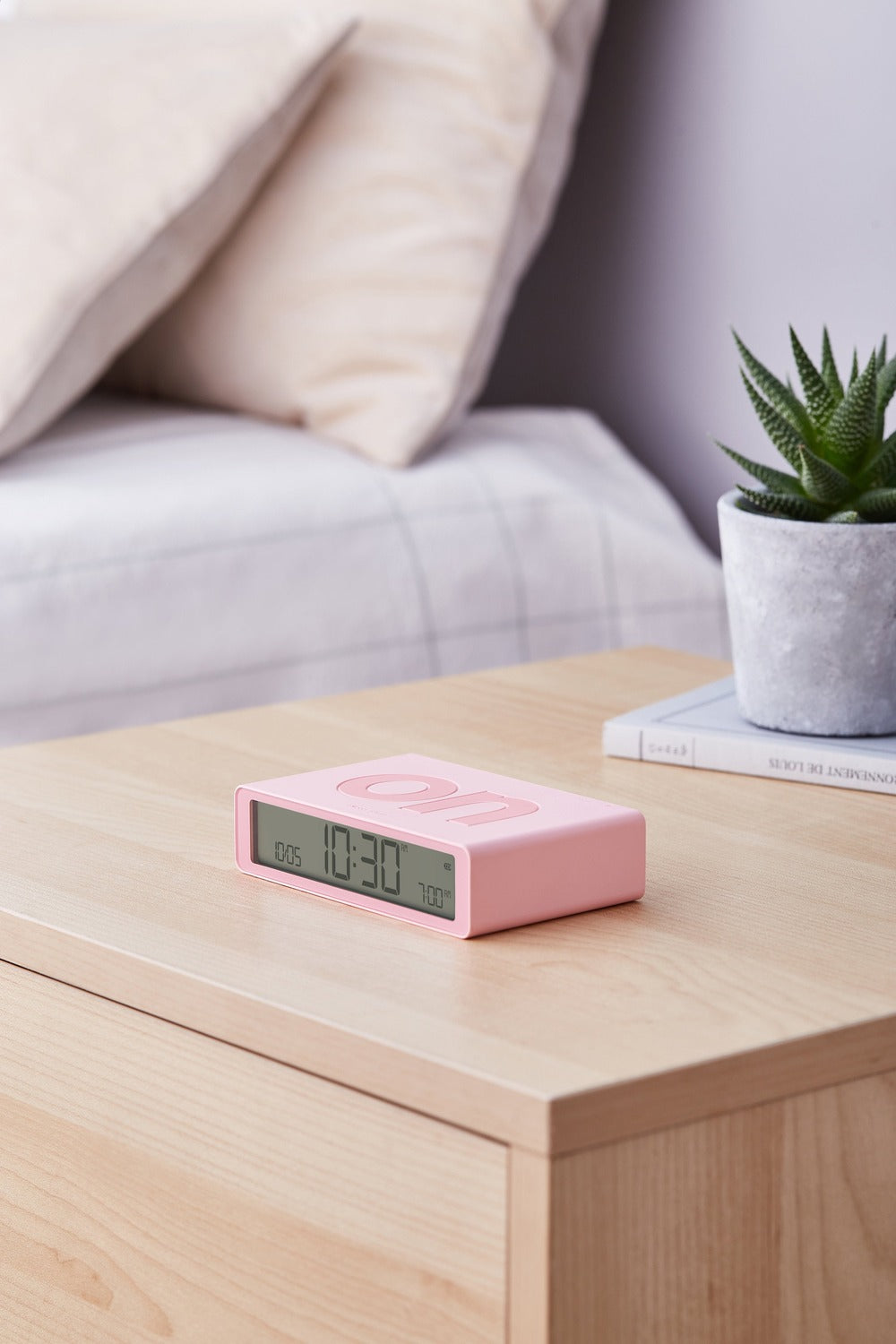 Lexon-Lexon Flip Klasik Şarj Edilebilir Alarm Saat Pembe-Alarm Saatler-6-fleurdirect.live