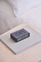 Lexon-Lexon Flip Mini Şarj Edilebilir Alarm Saat Koyu Gri-Alarm Saatler-5-fleurdirect.live