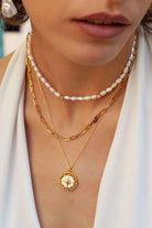 Linya Jewellery-Beyaz Mineli Kutup Yıldızı Madalyon-Kolye-2-fleurdirect.live