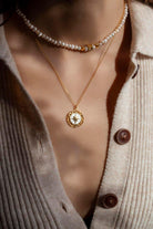 Linya Jewellery-Beyaz Mineli Kutup Yıldızı Madalyon-Kolye-4-fleurdirect.live