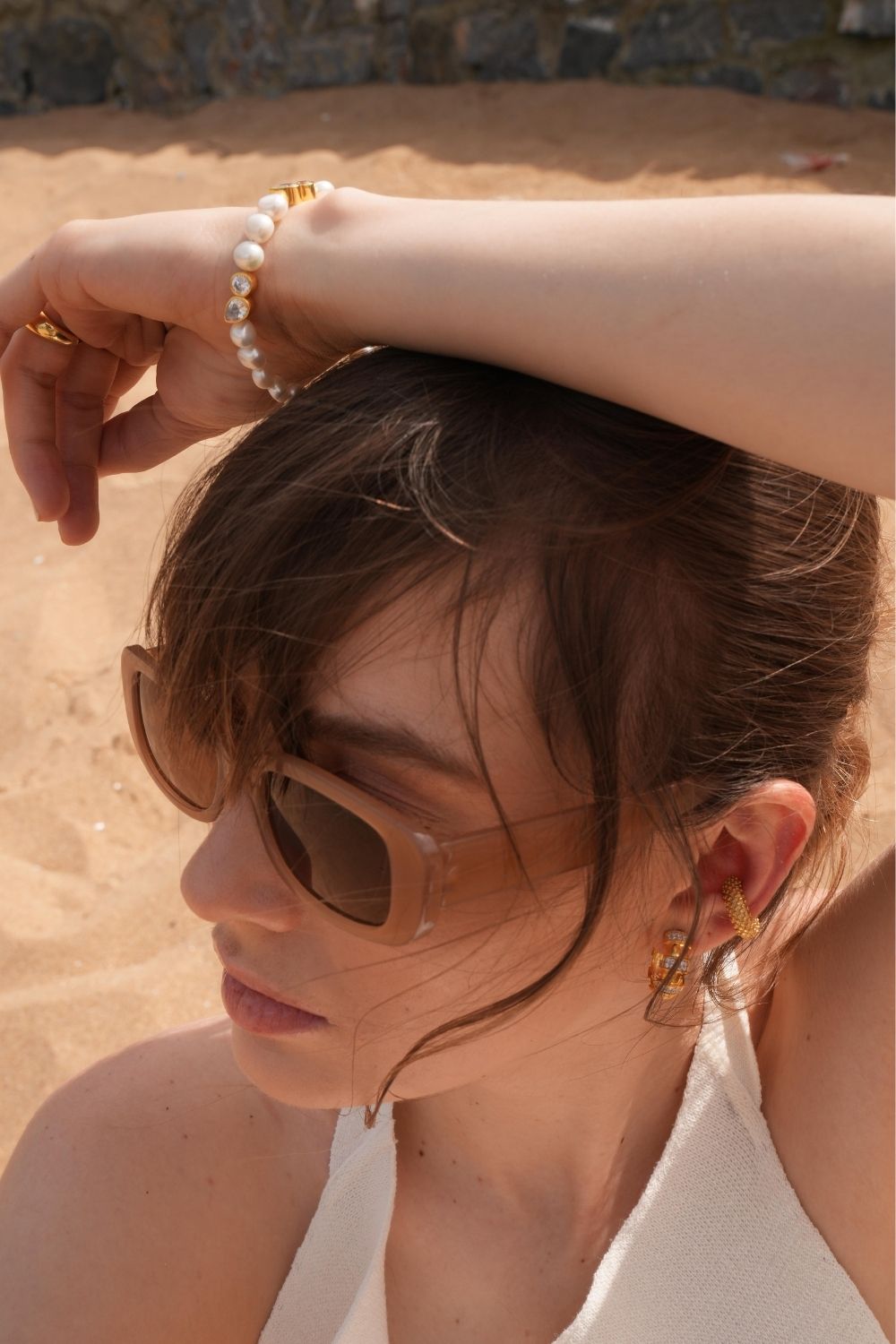 Linya Jewellery-Lili Beyaz Taşlı Halka Küpe-Küpe-2-fleurdirect.live
