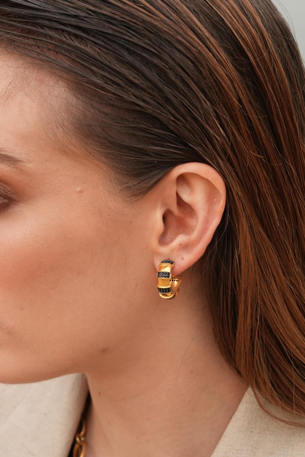 Linya Jewellery-Lili Siyah Taşlı Halka Küpe-Küpe-3-fleurdirect.live