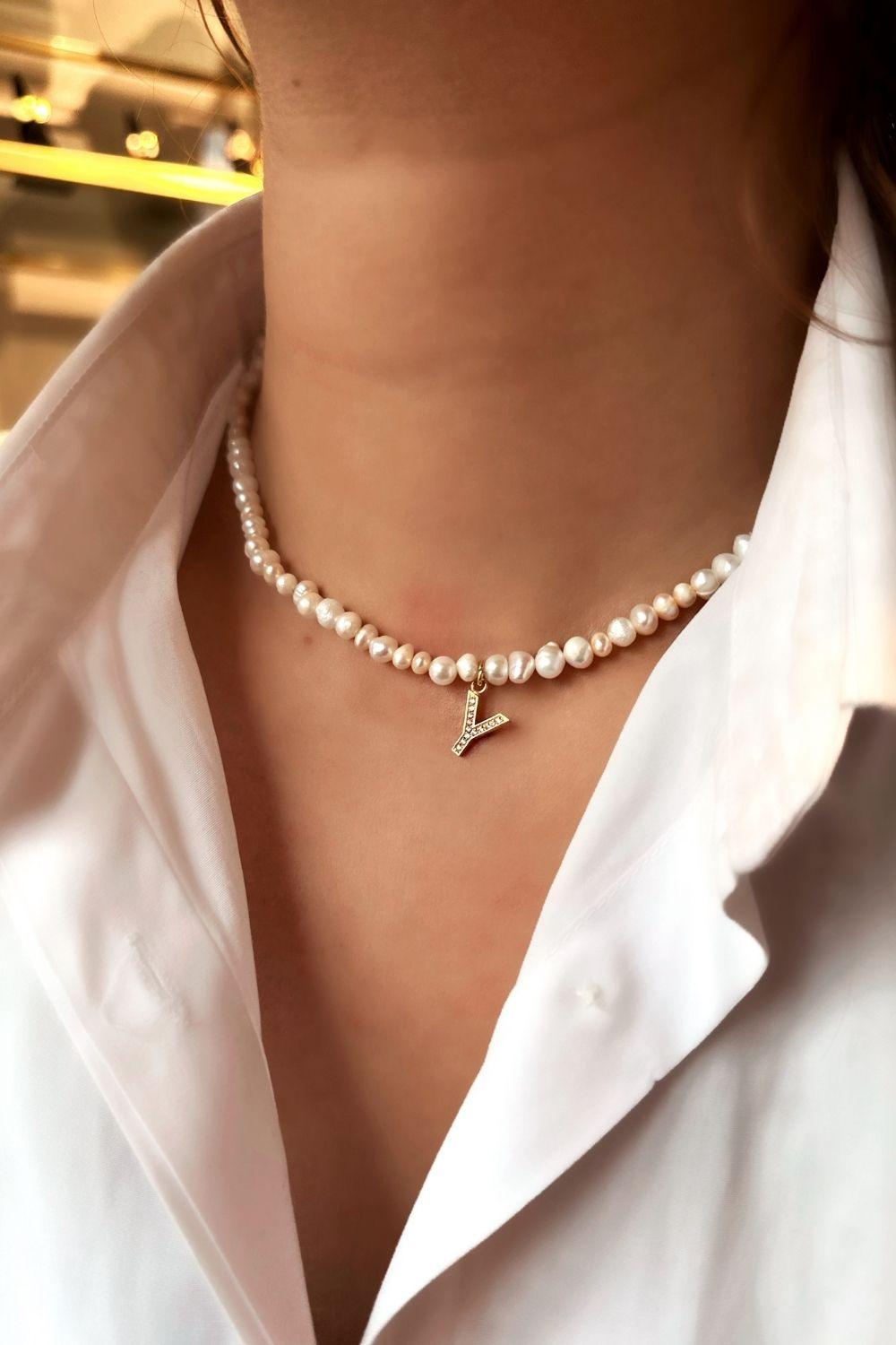 Linya Jewellery-Mono Y Harfli İnci Kolye-Kolye-2-fleurdirect.live