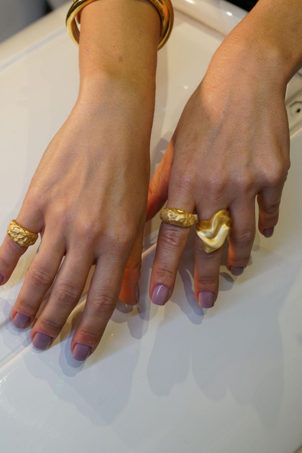 Linya Jewellery-Pary Amorf Mat Gold Oval Yüzük-Yüzük-2-fleurdirect.live