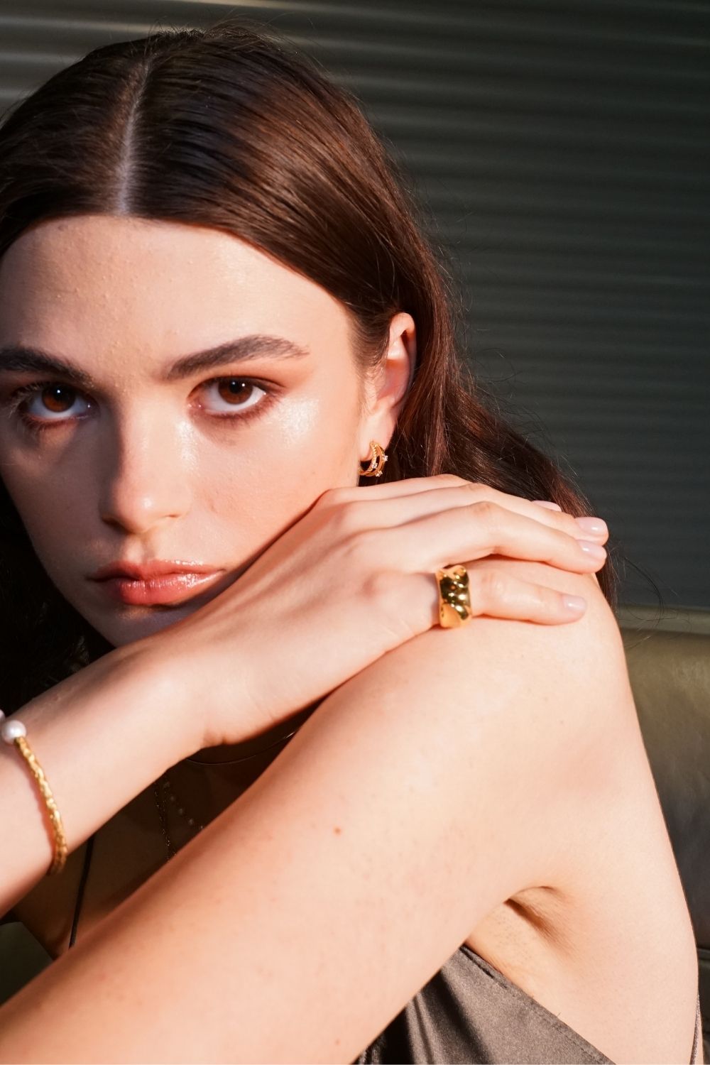 Linya Jewellery-Rera Yanları Oyuk Yüzük-Yüzük-4-fleurdirect.live