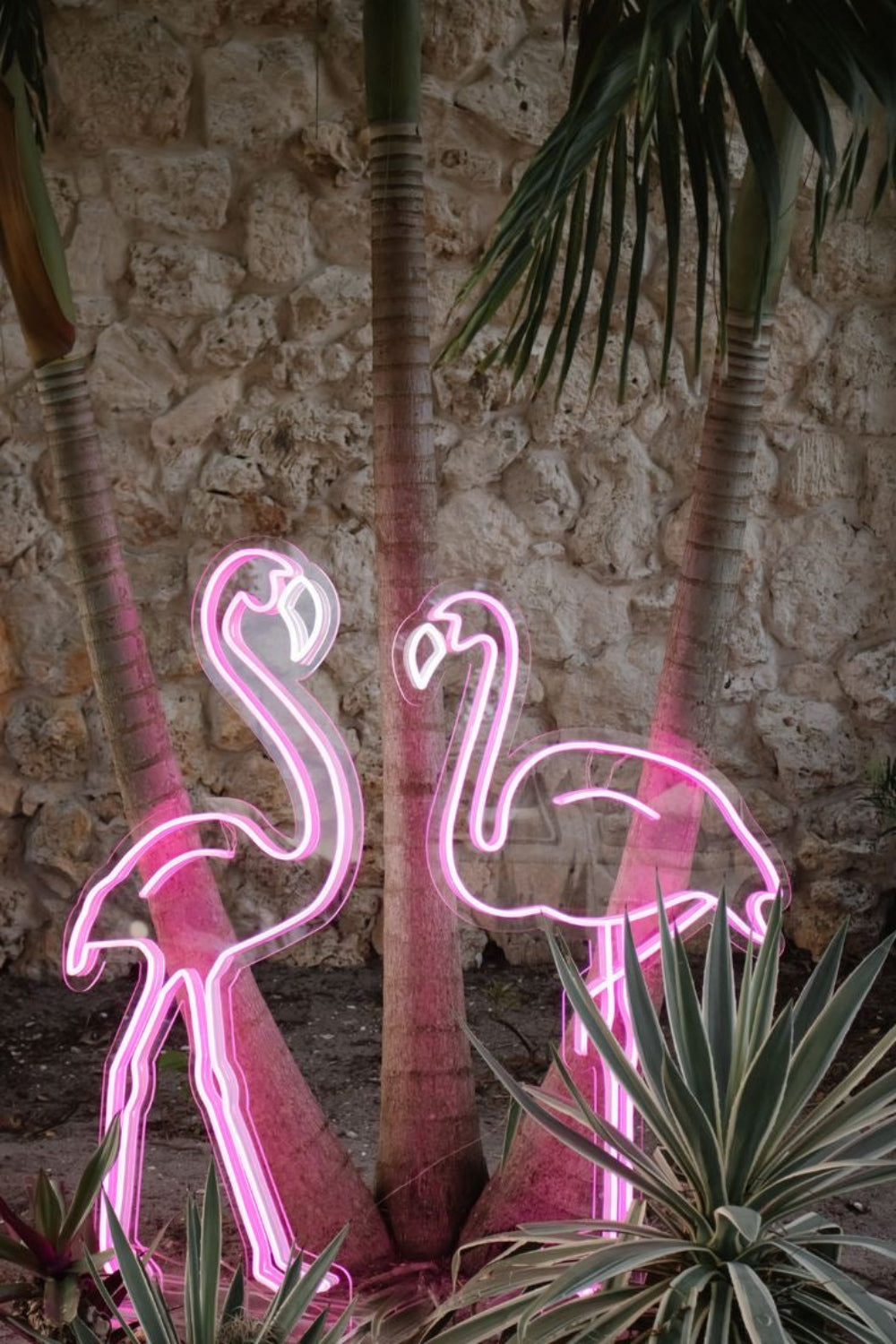 Lujolab.-Flamingo Neon Duvar Süsü 2 Adet-Duvar Süsü-1-fleurdirect.live