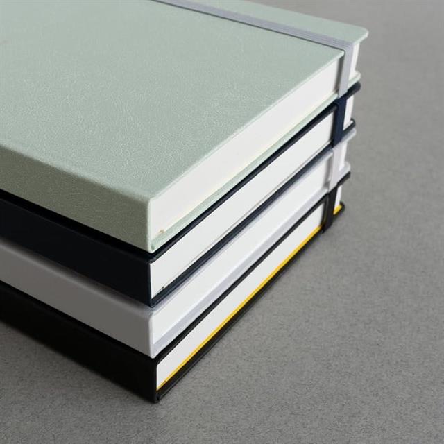 Maruman Mnemosyne Journal Sert Kapak A5 Noktalı Lacivert Defter N888-72
