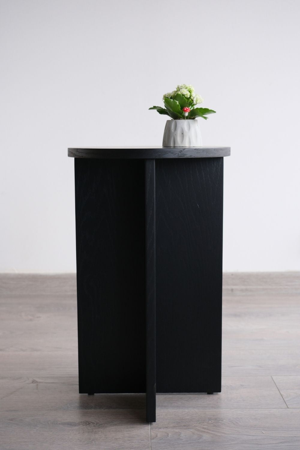 Nehir Ozbey Interiors-T Sehpa-Sehpa-3-fleurdirect.live