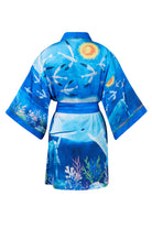 Peraluna-Ocean Story Short Kimono Balık Kuş Ve Kız çocuk Baskılı 90 Cm Kısa Saten Kadın Kimono Deniz Mavisi-Kimono-9-fleurdirect.live