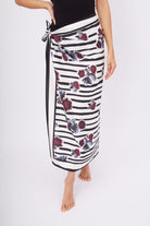 Peraluna-Stripe Garden Scarfe çizgili Güllü Baskılı Saten Kadın Eşarp-Eşarp-7-fleurdirect.live