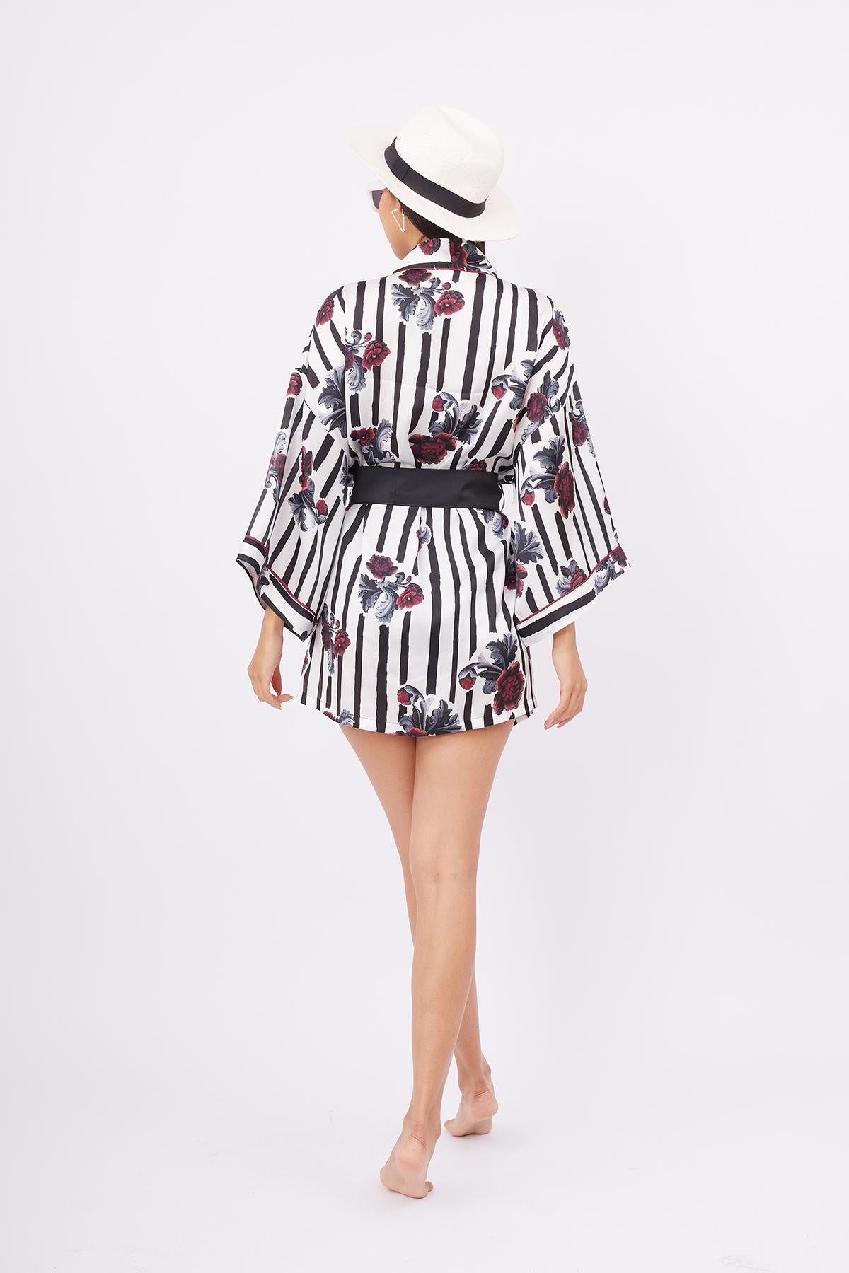 Peraluna-Stripe Garden Short Kimono Çizgili Güllü Baskılı 80 Cm Kısa Saten Kadın Kimono-Kimono-9-fleurdirect.live