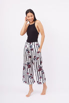 Peraluna-Stripe Garden Trouser Çizgili Güllü Baskılı Saten Kadın Pantolon-Pantolon-5-fleurdirect.live