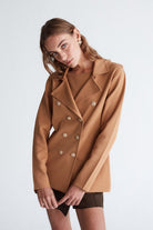 Peraluna-Styleboom X Katherine Blazer Çelik Örgü Klasik Kesim Düğmeli Blazer Kadın Triko Ceket -Ceket-24-fleurdirect.live