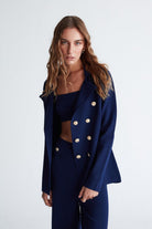 Peraluna-Styleboom X Katherine Blazer Çelik Örgü Klasik Kesim Düğmeli Blazer Kadın Triko Ceket -Ceket-3-fleurdirect.live