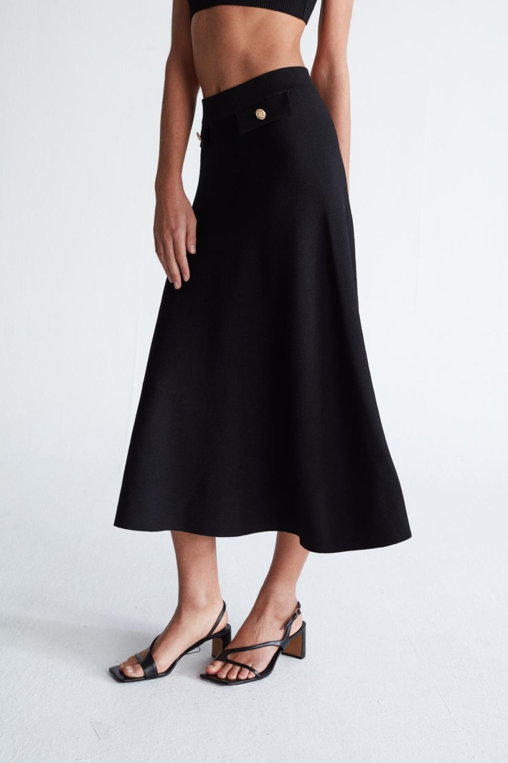 Peraluna-Styleboom X Vivien Skirt Düğme Detaylı Diz Altı Kloş Kadın Triko Etek -Etek-15-fleurdirect.live