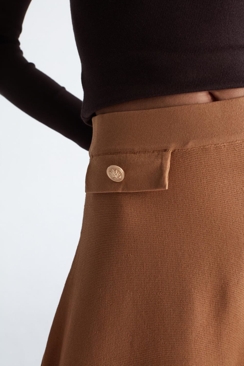 Peraluna-Styleboom X Vivien Skirt Düğme Detaylı Diz Altı Kloş Kadın Triko Etek -Etek-6-fleurdirect.live