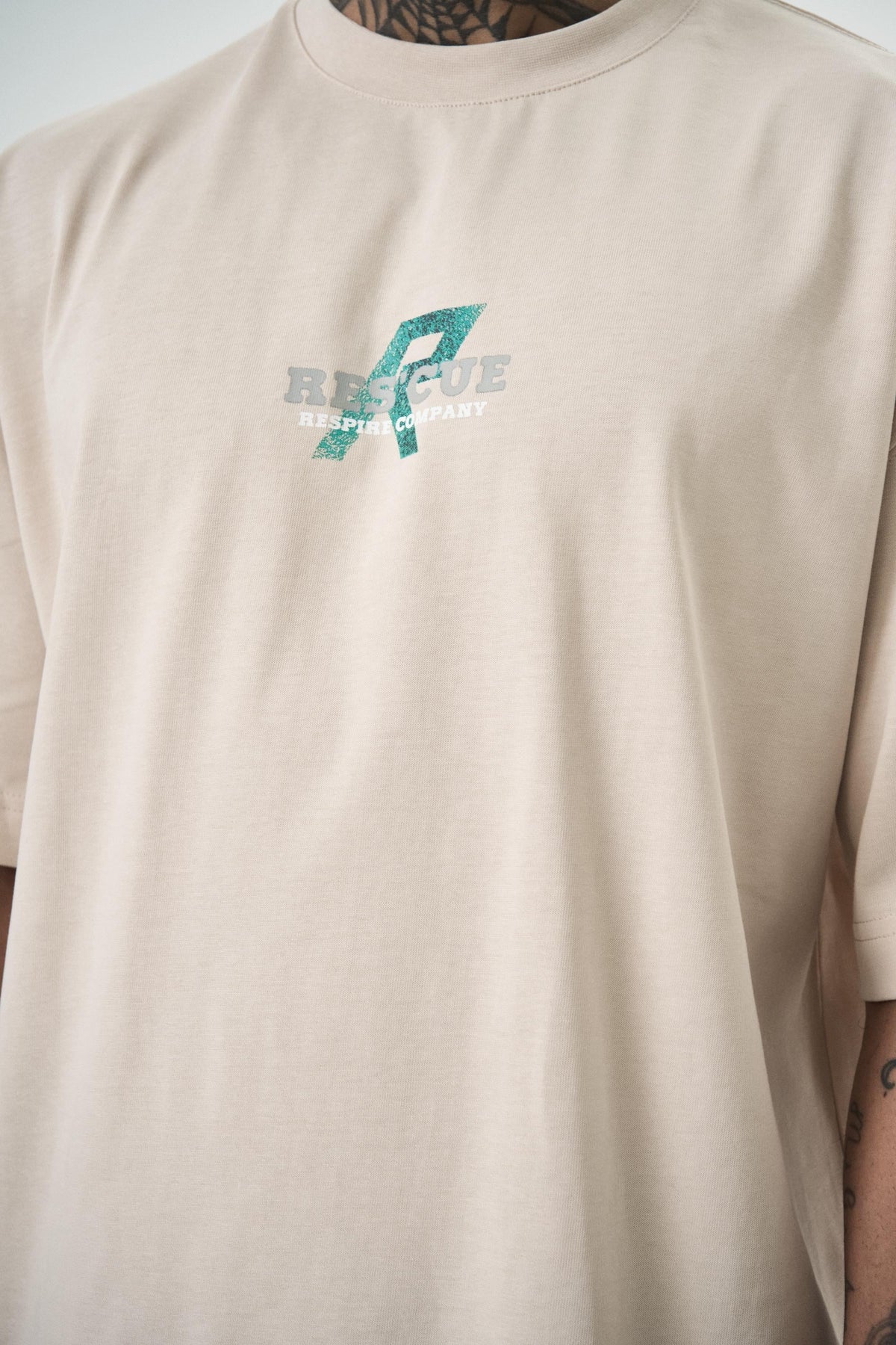 Erkek Res'Cue Baskılı Oversize T-Shirt Bej