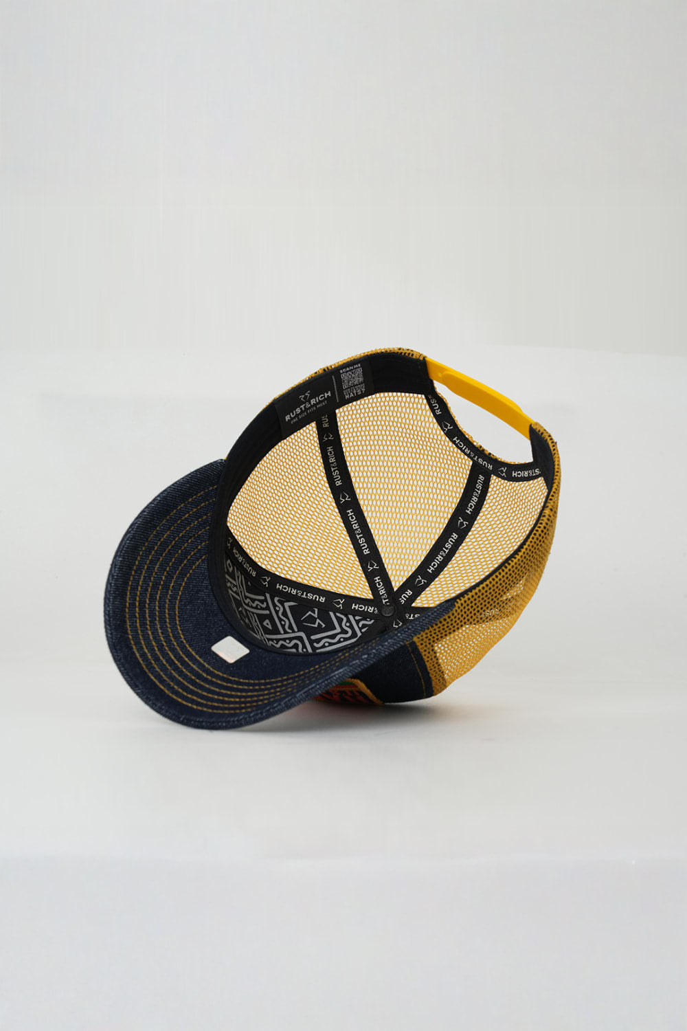 RustandRich-Trucker Şapka Urban Collection Hands Off Denim Unisex-Şapka-5-fleurdirect.live