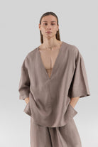 Sertaç Taşdelen-Koyu Kahverengi %100 Keten Derin V Yaka Oversized Erkek T-shirt Model T 10-T-Shirts-5-fleurdirect.live