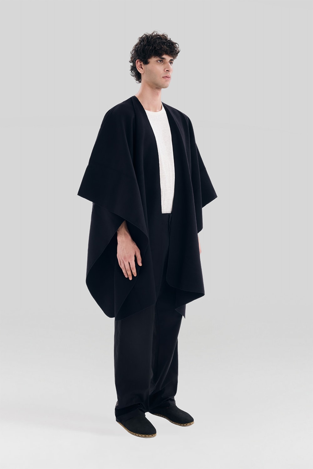 Sertaç Taşdelen-Siyah %100 Yün Çift Taraflı Omuz Oversized Erkek Panço Model R 03-Panço-2-fleurdirect.live