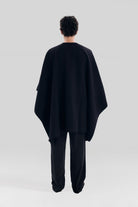 Sertaç Taşdelen-Siyah %100 Yün Çift Taraflı Omuz Oversized Erkek Panço Model R 03-Panço-3-fleurdirect.live