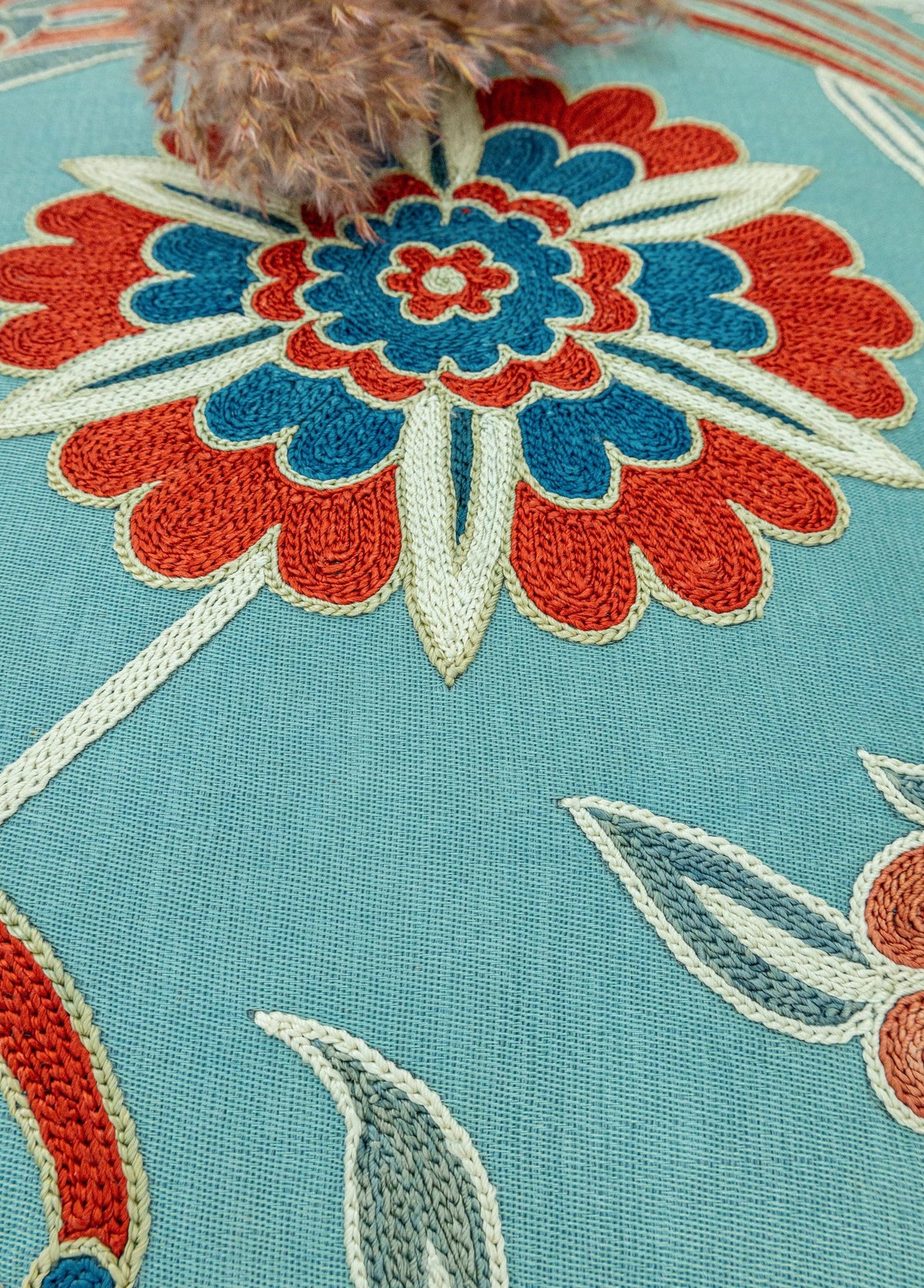 Soho Antiq-Arel Lale Motifli El Yapımı Kırlent 50x50 Cm-Yastık-3-fleurdirect.live