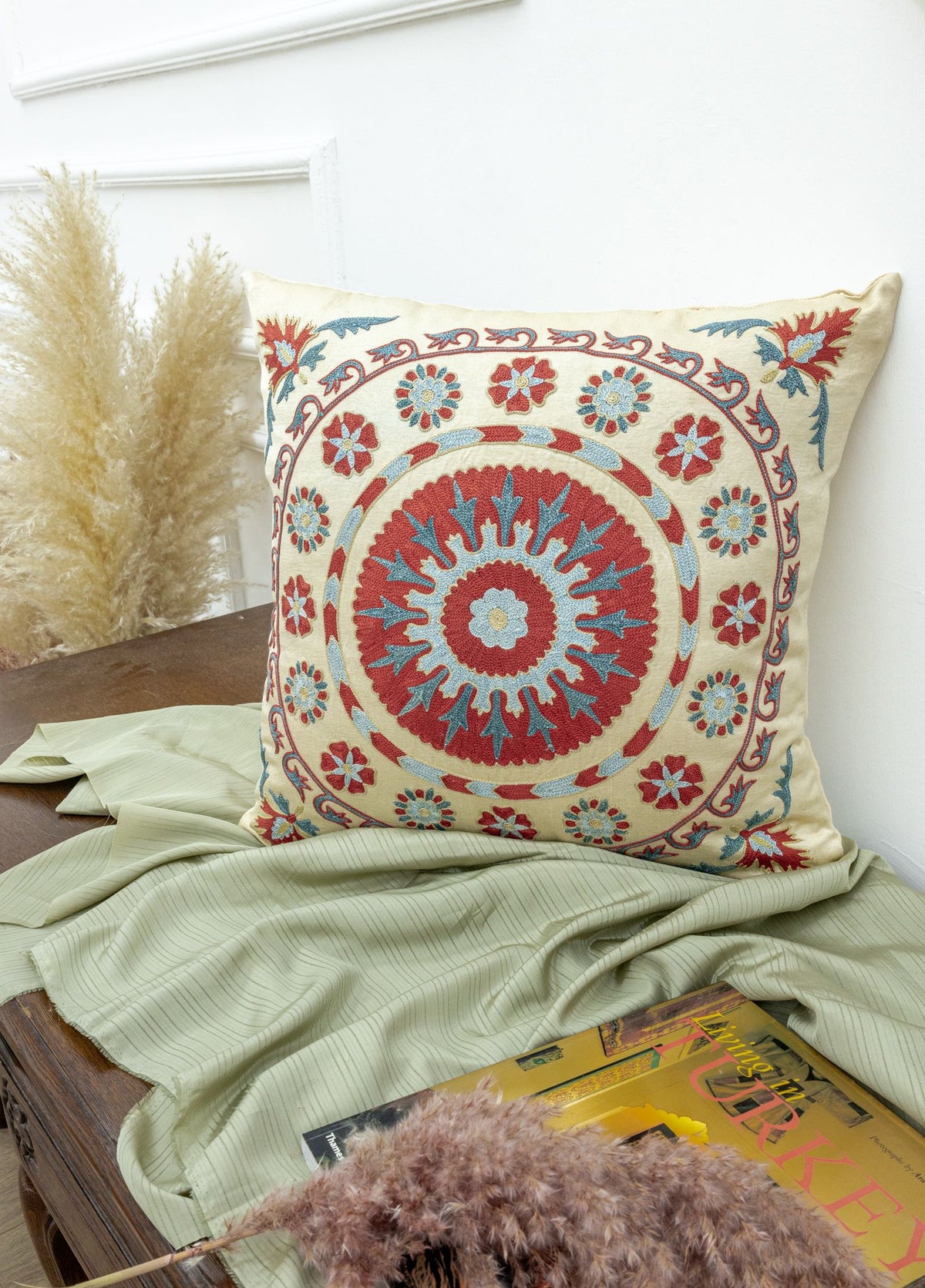 Soho Antiq-Yasha çiçekli İpek Suzani Kırlent 50x50 Cm-Kırlent-2-fleurdirect.live