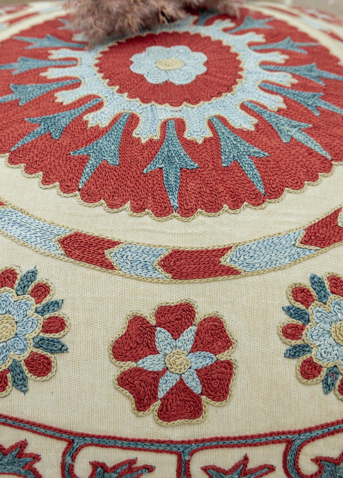 Soho Antiq-Yasha çiçekli İpek Suzani Kırlent 50x50 Cm-Kırlent-4-fleurdirect.live