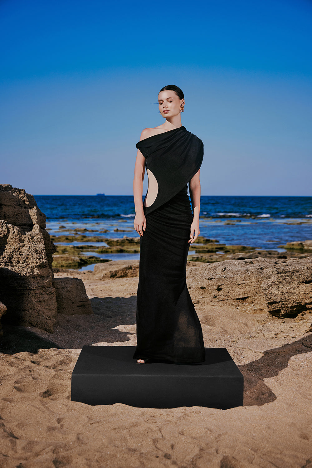 Ylva Cut-out Detailed & Ruched Maxi Dress - 0