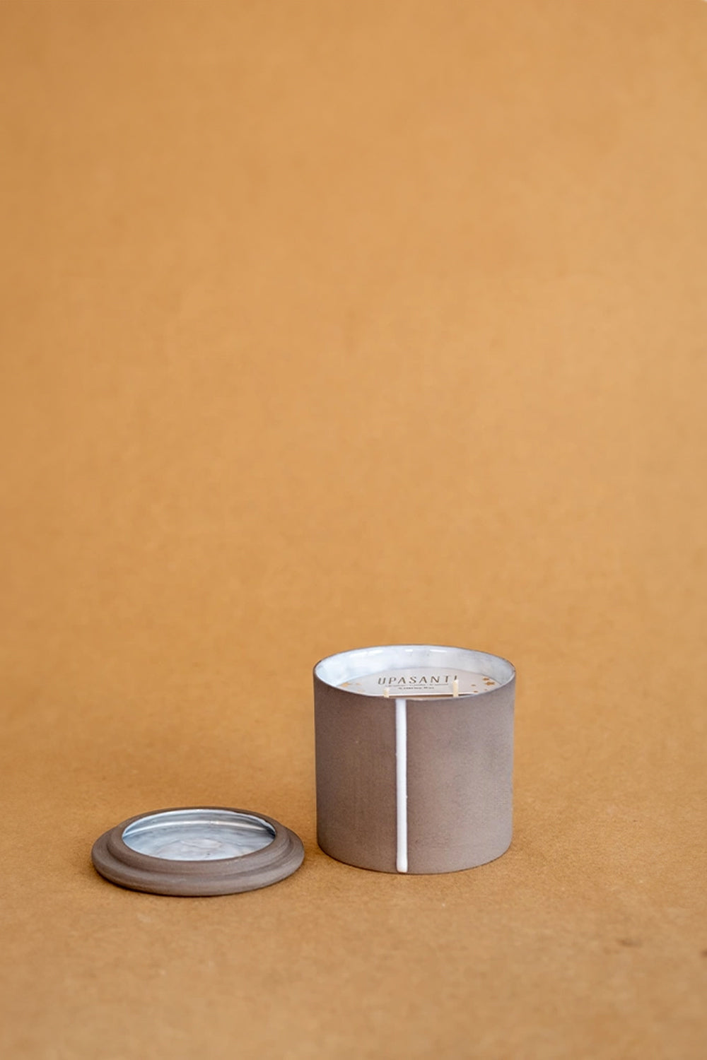 Upasanti-Pura Mum Medium-Mumluk & Şamdan-1-fleurdirect.live