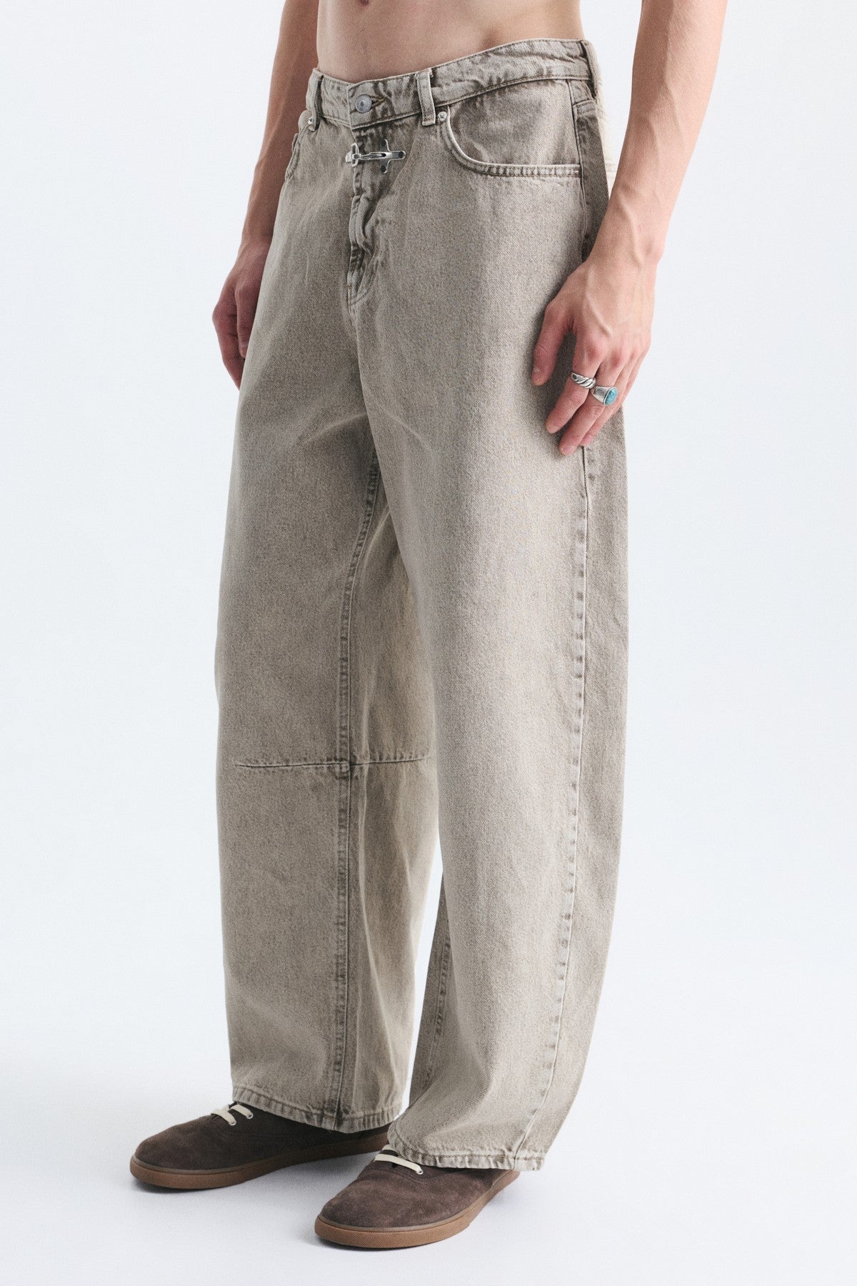 Metal Kanca Detaylı Balloon Fit Jean