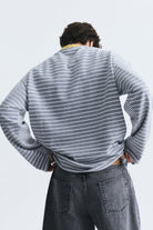 Kontrast Yaka Çizgili Sweatshirt