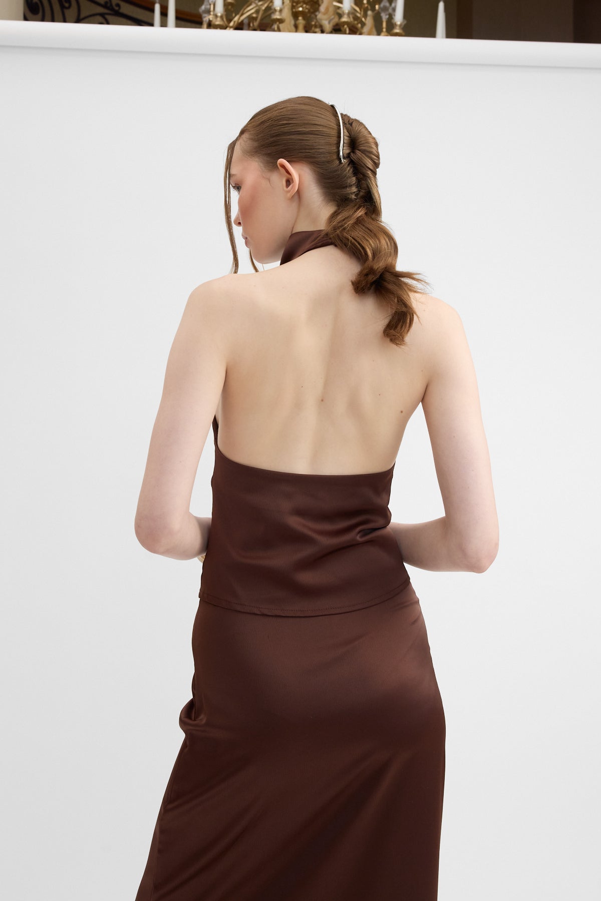 Rubina Saten Sırtı Açık Bluz - Kahve - 2