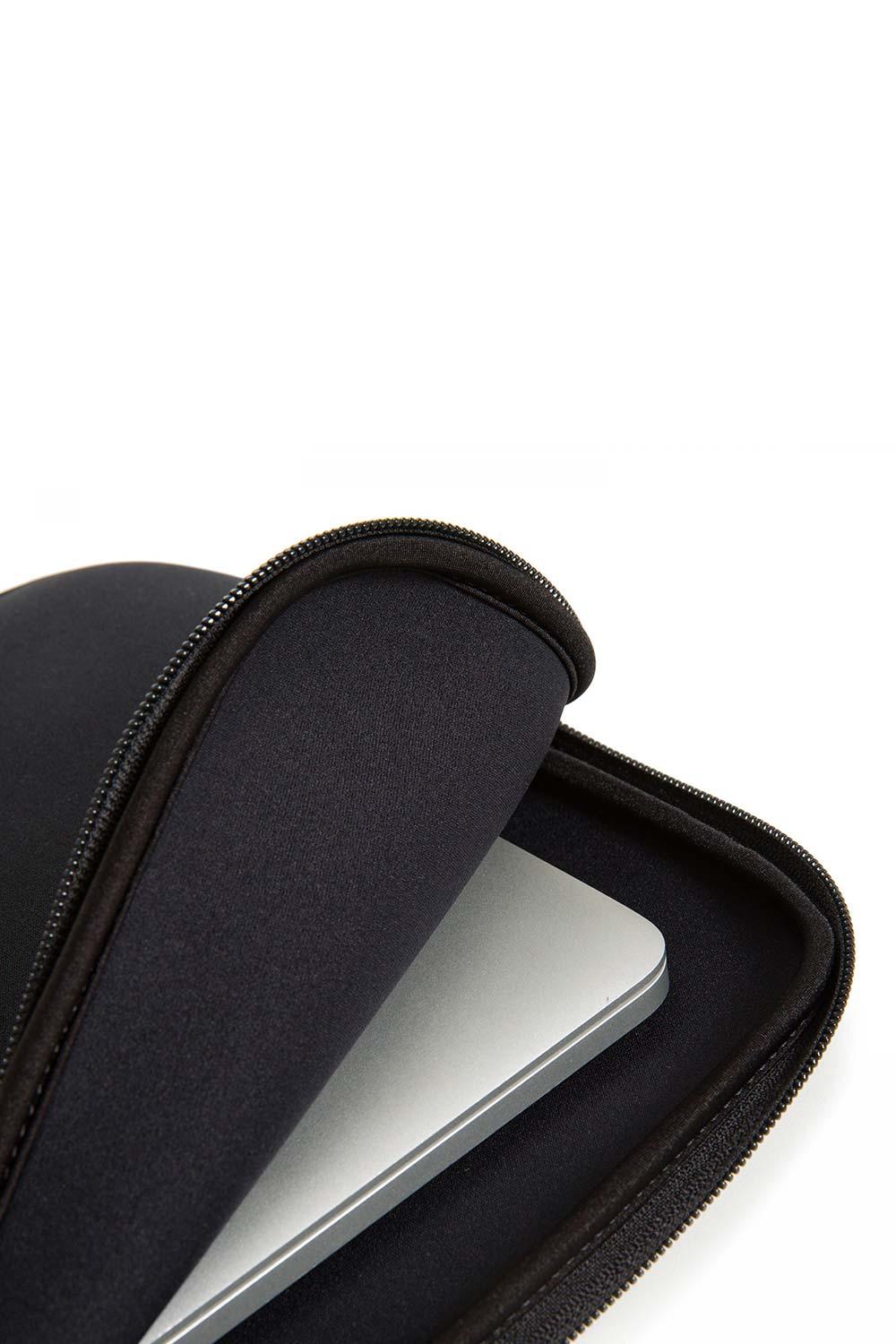 Eastpak-Blanket M Black-Clutch-2-fleurdirect.live