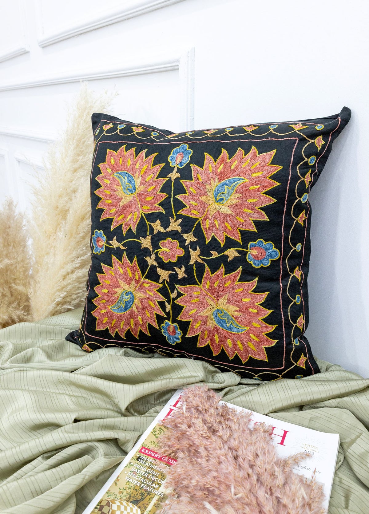 Soho Antiq-Kadio İpek İşlemeli Siyah Kırlent 50x50 Cm-Yastık-2-fleurdirect.live